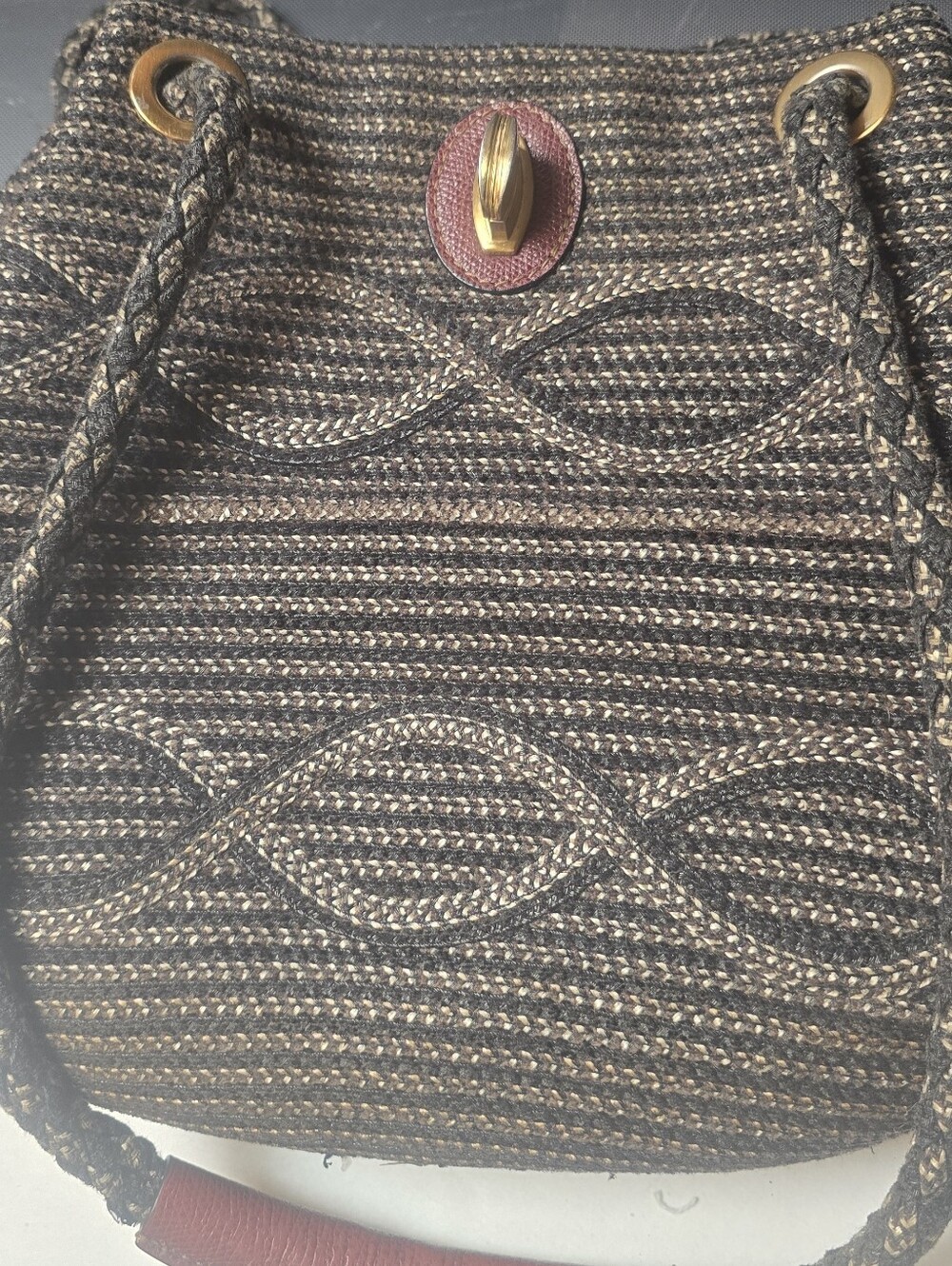 Eric Javits Elegant Urban Italian Metallic Woven Gold Classic Shoulder Bag